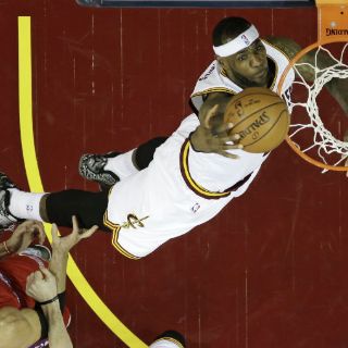 Cleveland extiende su racha de triunfos a 12