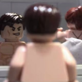 Recrean 'Cincuenta sombras de Grey' en Lego
