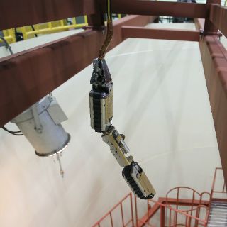 Japón prepara un robot serpiente para sondear planta nuclear