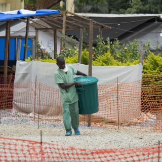 El ébola ha causado más de nueve mil muertos en África