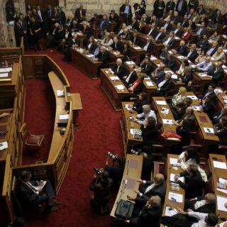 Grecia pide al BCE la devolución de mil 900 millones de euros
