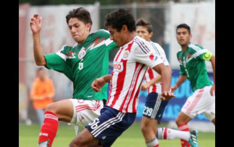 El partido tuvo que definirse en penales, luego de que en tiempo regular terminaron igualados 1-1. ESPECIAL / chivasdecorazon.com.mx