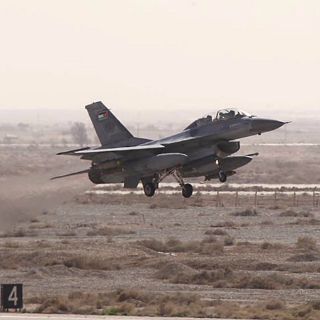 Jordania bombardea posiciones del EI por tercer día consecutivo