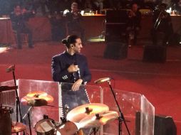 Canciones como ''Caminos de Guanajuato'', ''Como quien pierde una estrella'' y ''Abrázame'' encendieron al público. TWITTER / @alexoficial