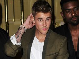 Los objetos donados por los abuelos Bieber, fueron autografiados por el cantante. AP / Z. Scheurer