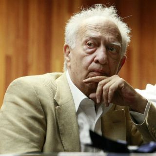 Pitol mejora su salud y pide escuchar ópera