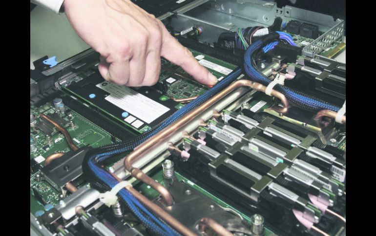 POTENTE. Esta computadora tiene una potencia similar a cinco mil laptops trabajando al mismo tiempo. EFE /