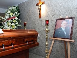 Varias personalidades han llegado a la funeraria donde velan a Mario Vázquez. NTX / P. Sánchez