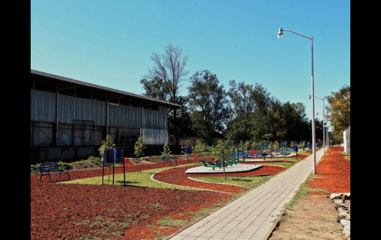 Senderos para andar en bicicleta, caminar o trotar, así como áreas de esparcimiento y espacios culturales. EL INFORMADOR / E. Barrera