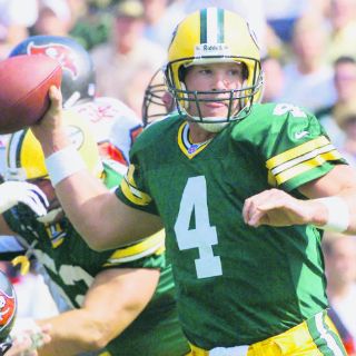 Retirarán el número 4 de Brett Favre