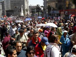 Los docentes exigen su salario correspondiente al primer mes del año. SUN / Y. Xolalpa