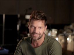 El cantante quiso responder algunas preguntas de sus fans de todo el mundo seleccionando sólo algunas para este video. FACEBOOK / Ricky Martin