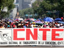 Maestros de la CNTE se plantaron desde la tarde del lunes en el Paseo de la Reforma. SUN / A. Ojeda