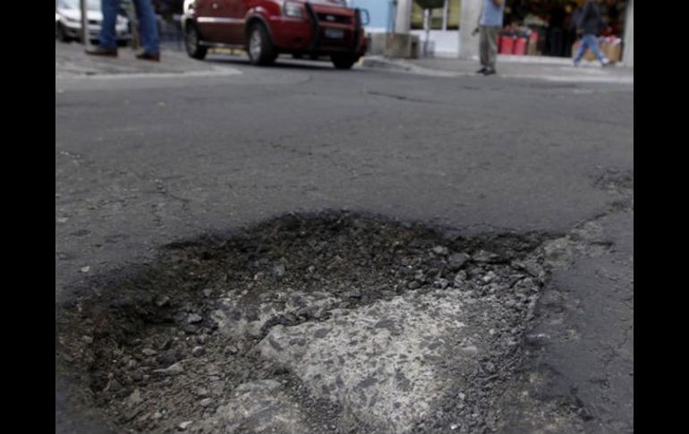 Se prevé que con la inversión de 70 mdp se puedan rehabilitar 150 mil metros cuadrados de asfalto en la ciudad. EL INFORMADOR / ARCHIVO