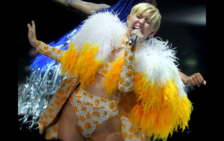 La pieza, de aires sadomasoquistas que protagoniza Miley se llama 'Tongue Tied' ('Lengua atada'). EL INFORMADOR / ARCHIVO