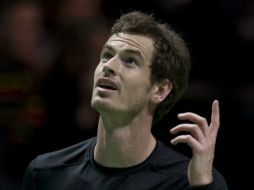 El tenista británico Andy Murray avanza a la siguiente etapa del torneo de la ATP en Róterdam. AP / P. Dejong