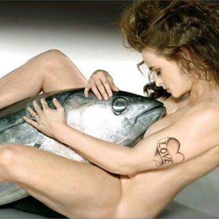 Helena Bonham Carter se desnuda a los 48 años