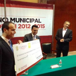 Zapopan entrega apoyos económicos a investigadores