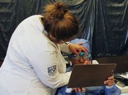 Así, México se incorpora al grupo de 26 países en los que se requiere de título profesional para ejercer la profesión de optometrista. EL INFORMADOR / ARCHIVO