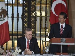 El Presidente dice a su homólogo turco que, al igual que su nación, México tiene la convicción de hacer las cosas diferentes. AFP / Y. Cortez