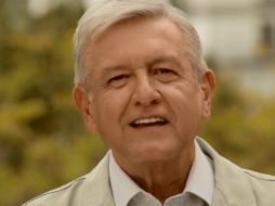 En el spot, López Obrador aparece con ropa informal y el paisaje de la ciudad en el fondo. YOUTUBE / Andrés Manuel López Obrador