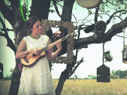 Talento. La cantante busca explorar diversos sonidos a través de su música. ESPECIAL /