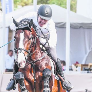 Azcárraga triunfa en el GCC