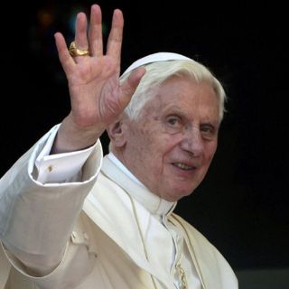 Benedicto XVI reaparecerá en ceremonia con nuevos cardenales