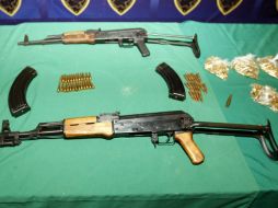 Tras los enfrentamientos, la policía federal aseguró cuatro armas y cartuchos de diferentes calibres. EL INFORMADOR / ARCHIVO