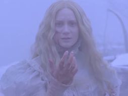 La primera escena muestra al personaje asustado de Mia Wasikowska. ESPECIAL / MOVIECLIPS Trailers