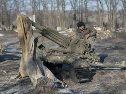 El recrudecimiento de los combates se produce cuando faltan escasas horas para que entre en vigor el alto el fuego acordado. EFE / I. Boberskyy