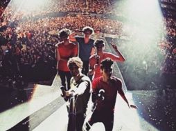 Durante la velada no podía faltar la ya clásica 'selfie' con el público regio. FACEBOOK / CD9