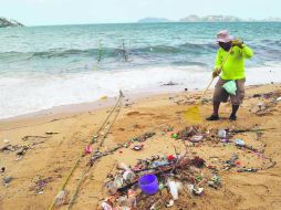 De las 99.5 millones de toneladas de residuos plásticos producidas en el área estudiada, 31.9 millones pueden llegar al mar. EL INFORMADOR /