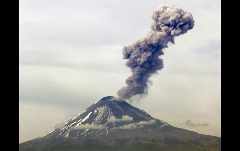 Se percibe caída ligera de ceniza del Popocatépetl en algunos municipios de Tlaxcala, a causa del fuerte viento. NTX / ARCHIVO