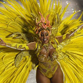 Ante avance de Sida, Brasil da millones de condones en Carnaval