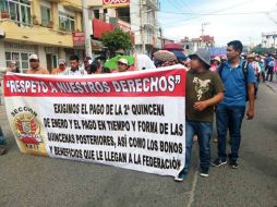 Maestros de la CETEG marchan en Chilpancingo hacia el Palacio de Gobierno de Guerrero. SUN / J.Ríos