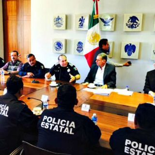 Oaxaca anuncia ultimátum a policías atrincherados