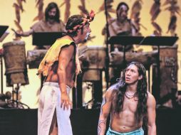 La ópera, original de Gabriel Pareyón, cuenta —en náhuatl— la historia de amor y decepción de Tohuenyo (Ricardo Díaz). ESPECIAL / Producción 'Xochicuicatl cuecuechtli'