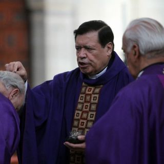 Cardenal llama a católicos a rechazar odio y venganza