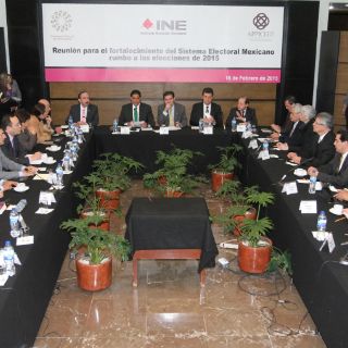 Siete partidos abandonan sesión del INE