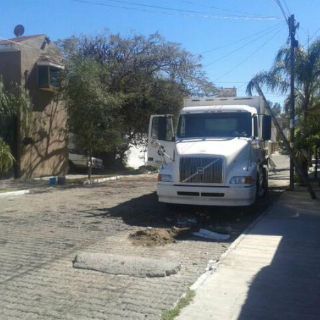 Desalojan cinco cuadras por fuga de combustible en Zapopan