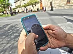 La mayoría de los mexicanos están dispuestos a usar una aplicación de banca móvil porque confían en su seguridad. EL INFORMADOR / ARCHIVO