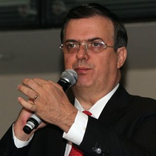 Mancera no se metió en 'pluri' de Ebrard: Zambrano