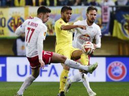 Jonathan (c) fue titular mientras su hermano Giovani ingreso de cambio en el segundo tiempo. AFP / J. Jordan