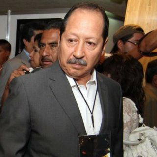 Leonel Godoy respalda a Marcelo Ebrard