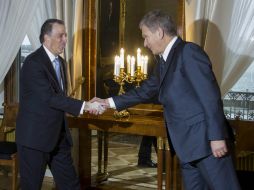 El secretario de Relaciones Exteriores, Meade (i), se reúne con el presidente finlandés en gira de trabajo. NTX / SRE