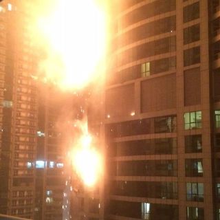 Se incendia edificio en Dubai