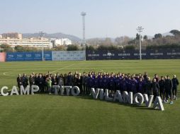 El campo de entrenamiento del Barça fue rebautizado ayer como Campo 'Tito Vilanova', en honor al ex técnico culé fallecido en 2014. EFE / A. García