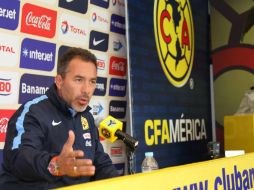 Gustavo Matosas aclara que ninguno de sus jugadores saldrá confiado al partido por el hecho de estar por encima de su rival. SUN / ARCHIVO