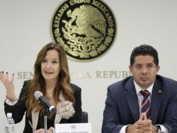 El senador Rabindranath Salazar (d), y la española Teresa Jiménez (i), responsables de la Comisión Interpalamentaria Mixta. NTX / ARCHIVO